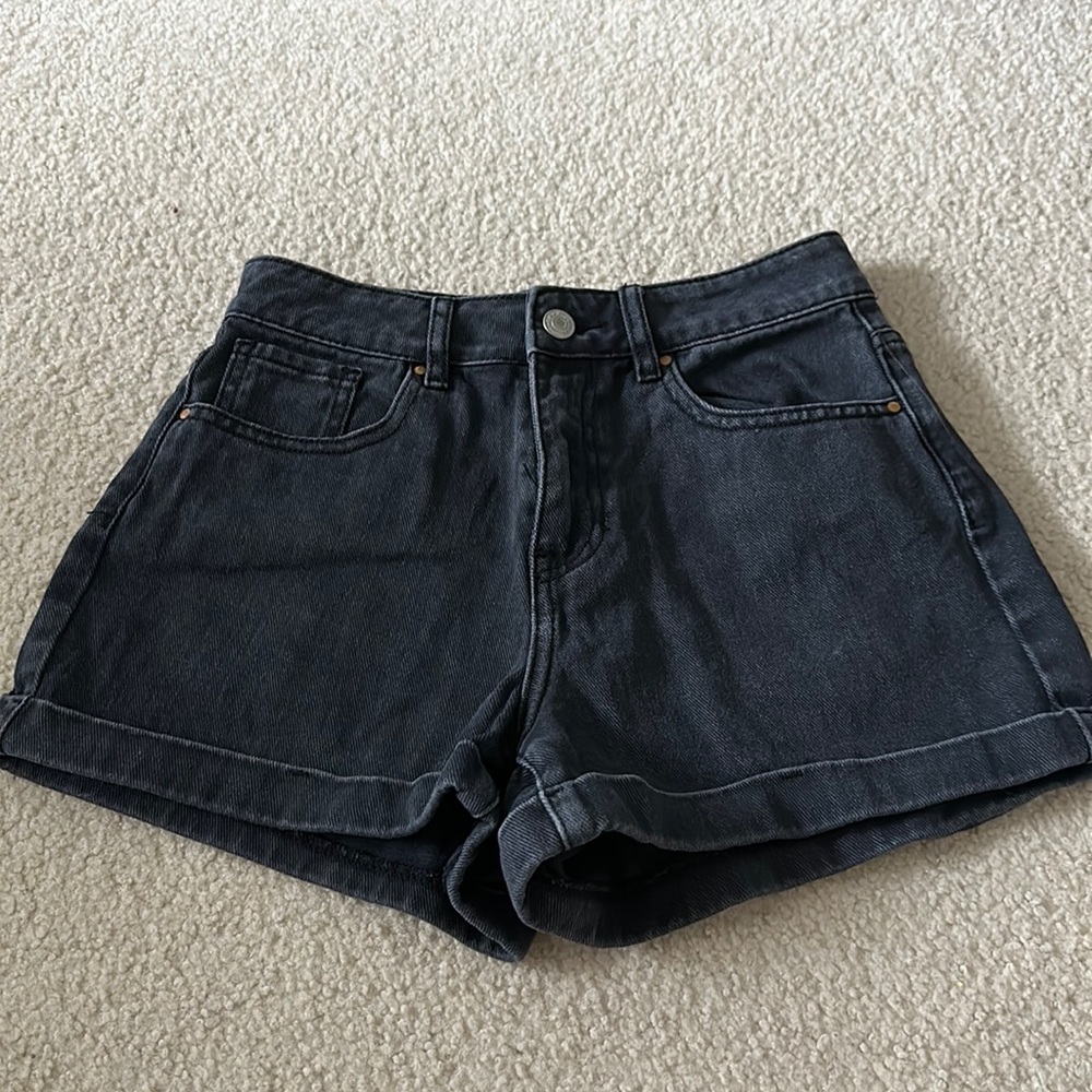 PacSun Black “Mom Short,” waist size 25in